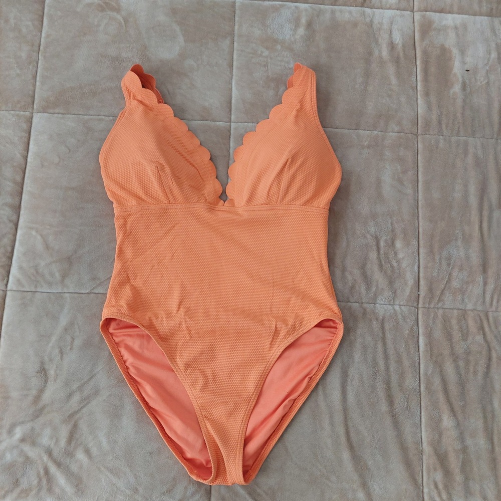 Kate Spade Fort Tilden Scalloped Plunge‎ One-piece Swimsuit Size Large